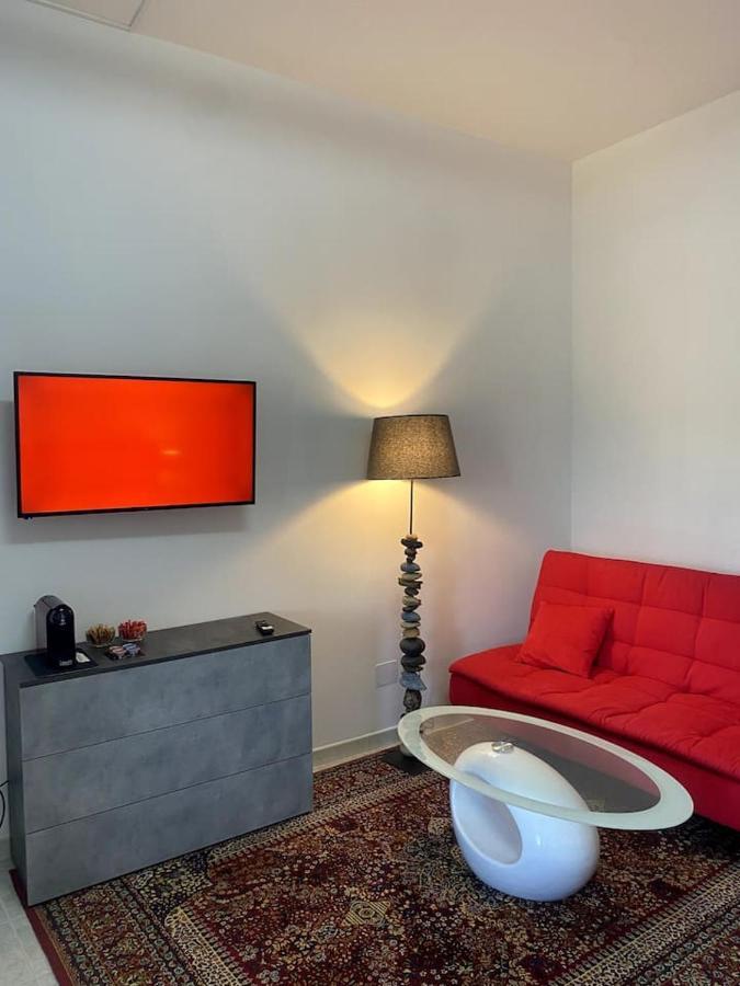 Mini Red Hub - Design Apartment Sant'Agapito Buitenkant foto